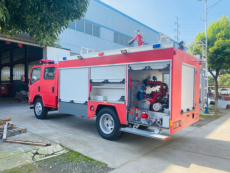 ISUZU GLF 3500L Tank Fire Truck