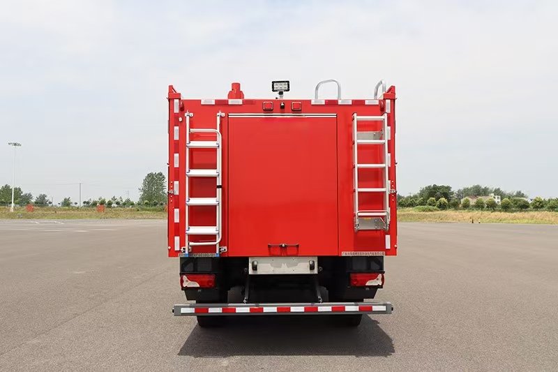 Mercedes-Benz Unimog Fire Truck