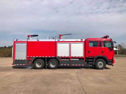 A Dry Powder Fire Truck