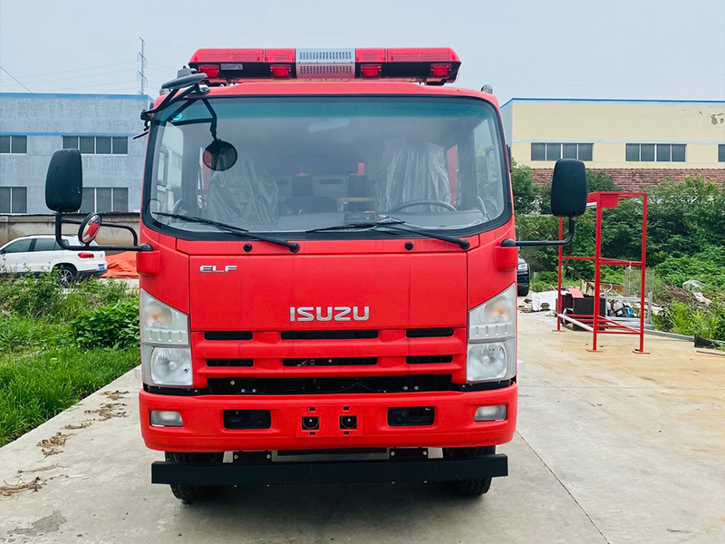 ISUZU GLF 3500L Tank Fire Truck