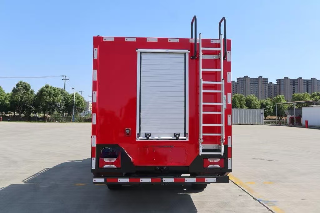 Heavy-duty IVECO Water Tanker Fire Truck with Ladder