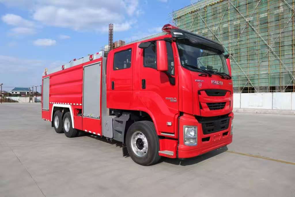 Isuzu 6 на 4 12000Liters Water и Foam Fire Trruck