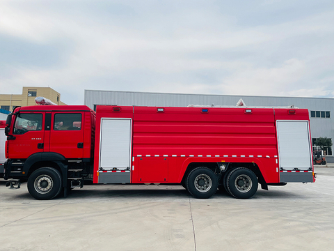 SINOTRUCK SITRAK 18000L Foam Fire Truck